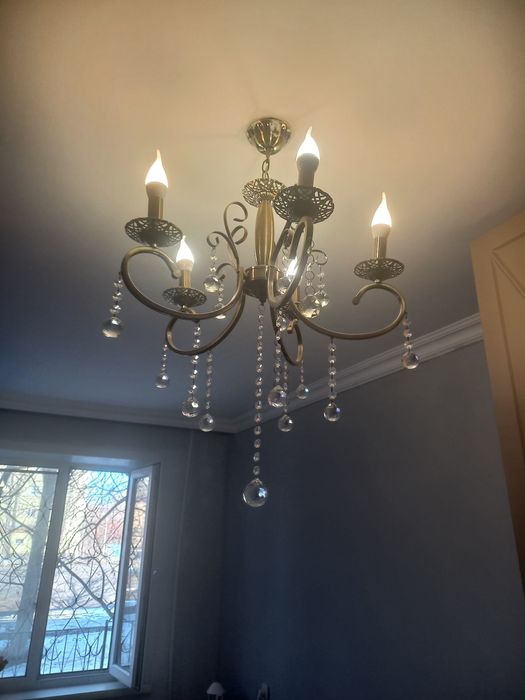 Люстра  6 рожковая.