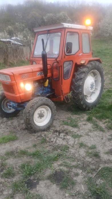 Vind sau schimb tractor fiat 450 2manete ambriaj pe priza servodirectie