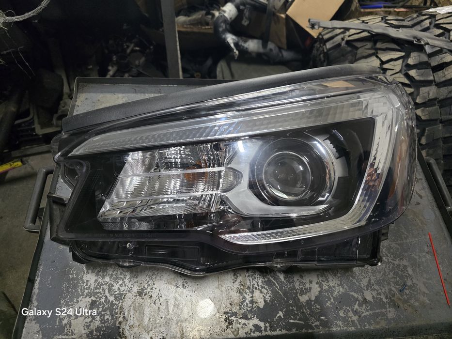 Фара левая Subaru Forester 2019