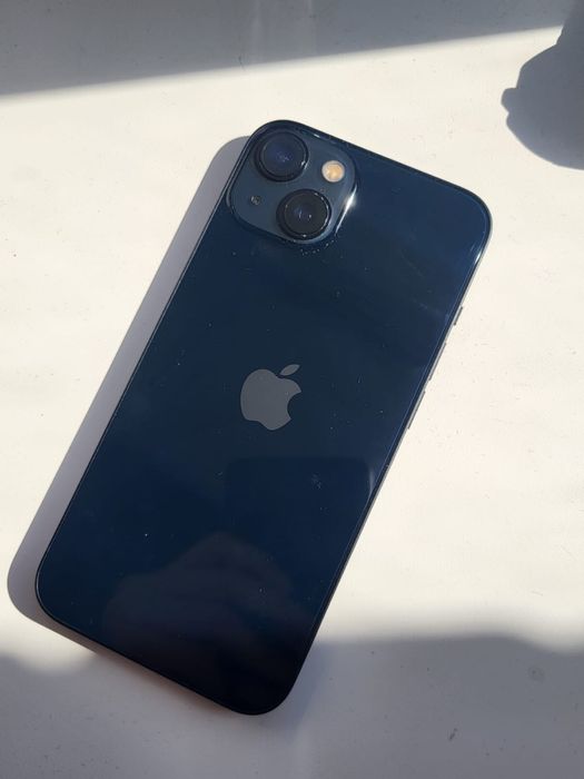iPhone 13 в отличном состоянии