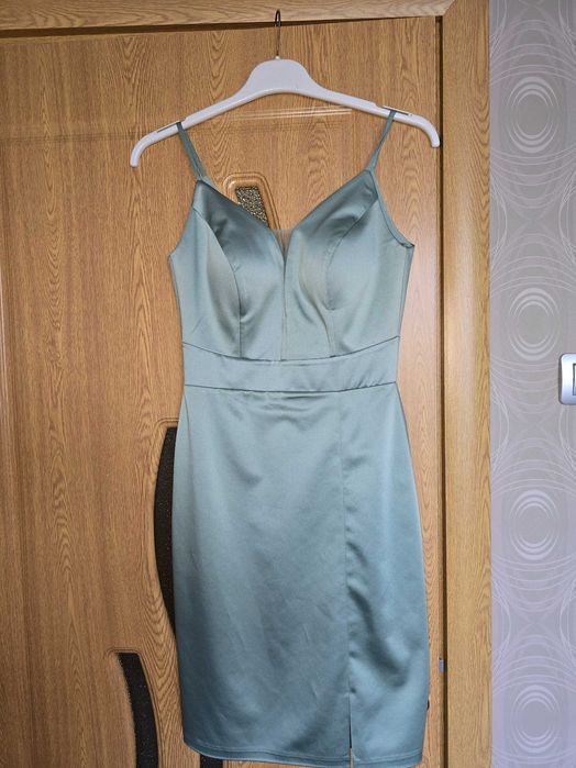 Официална зелена рокля