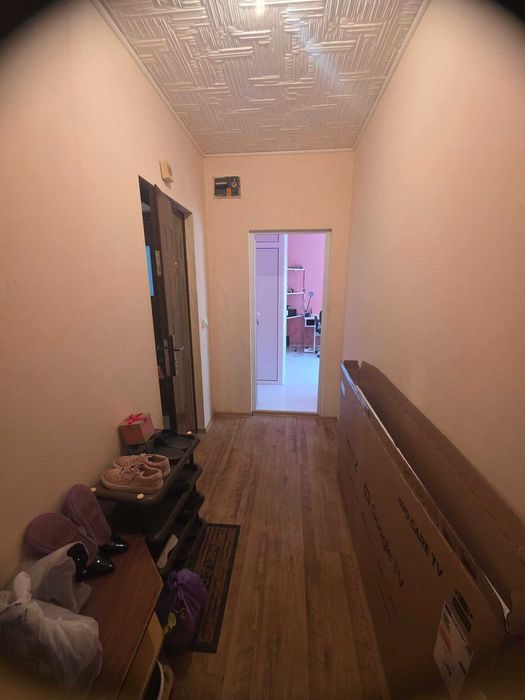 Продава 2 стаен разширен  - централна част в гр.Казанлък