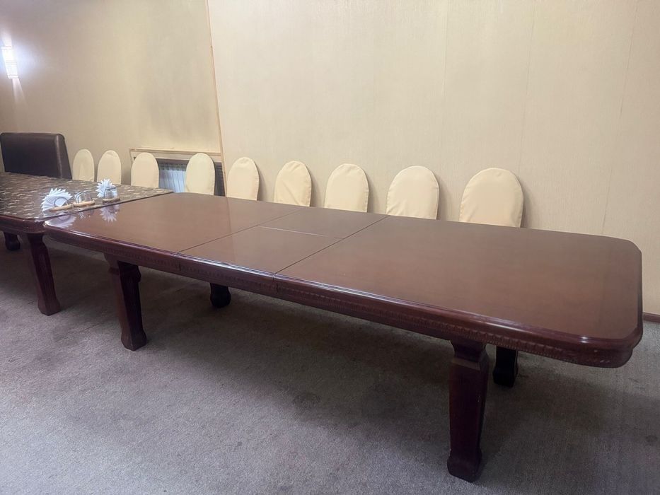 Продается обеденный стол