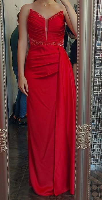 Нова бална рокля