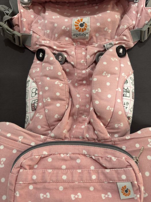 Ергономична раница Ergobaby Omni 360 – лимитирана серия Hello Kitty