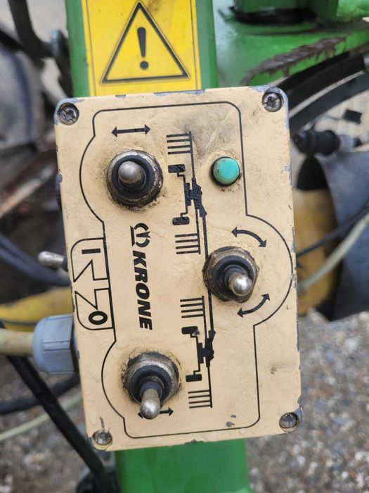 Greblă de adunat fan dublu Krone