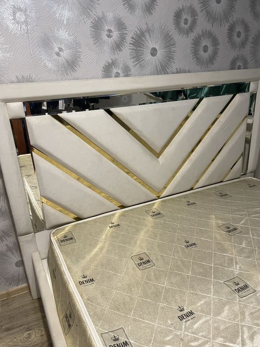 Продам спальный гарнитур…