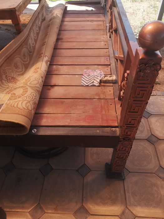 Продам тапчан металлическим