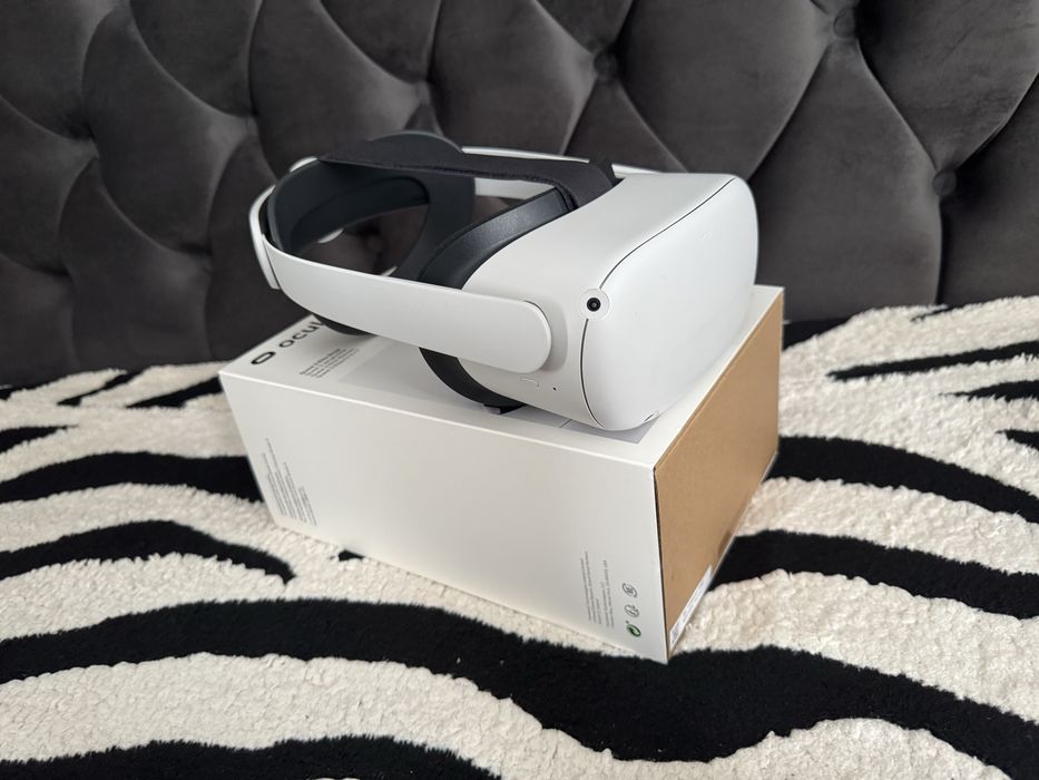 Ochelari VR META Quest 2, 128GB; Meta Oculus Quest 2 Elite Strap; Set interfete faciale si blocator de lumina Meta Quest 2.