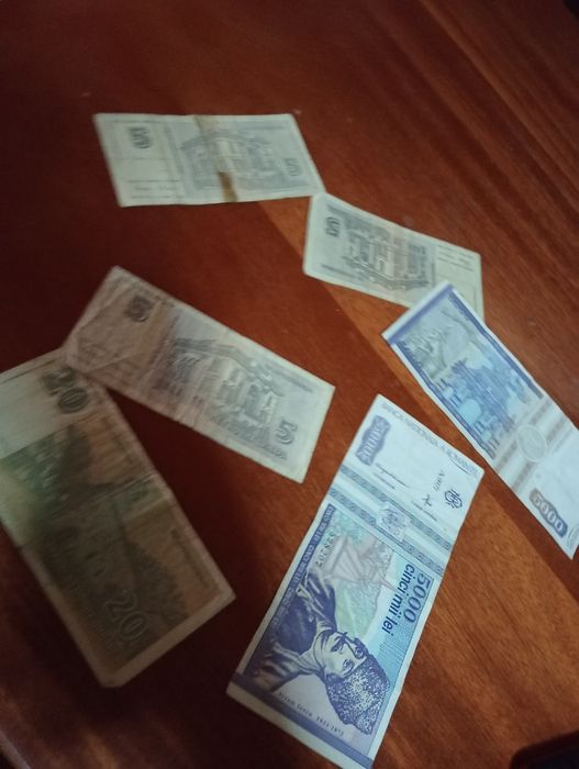 Vând bancnote vechi