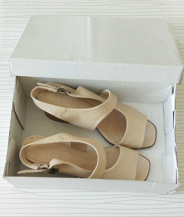 Продавам дамски обувки N38* супер изгодно!