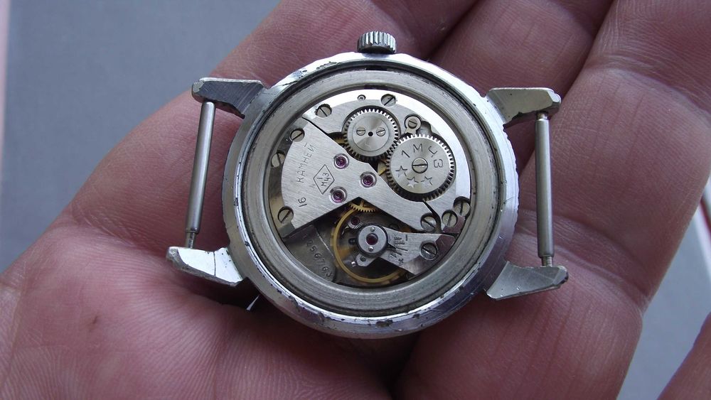 ЧАСОВНИК/"Кировски"-2408мех.16 кам./Супер запазен