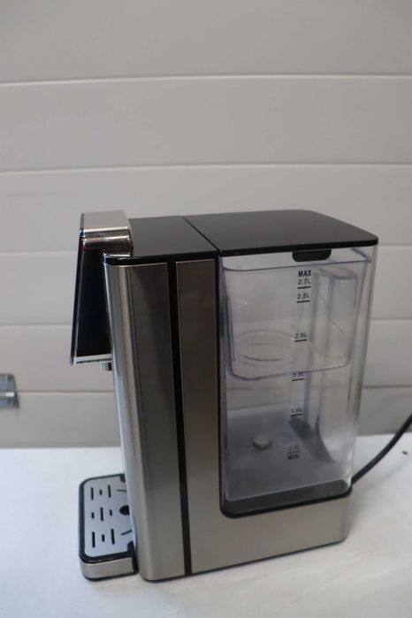 Диспенсър за гореща вода CASO 1879 Turbo HW660, 2600W, 40-100C, 100-400мл, гореща вода за секунди, ефикасен и енергийно ефективен, лек ДЕФЕКТ