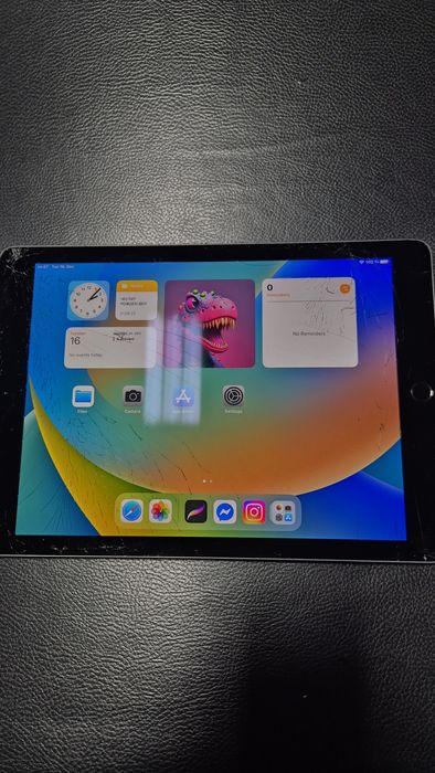 Apple Ipad pro a1674 счупен