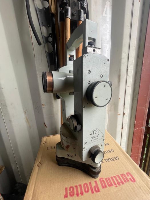 Продам Теодолит оптический