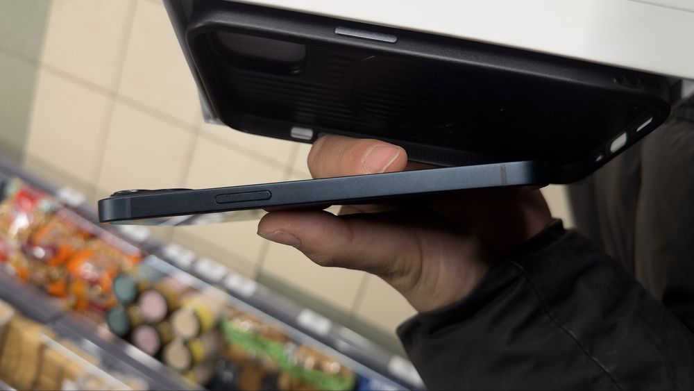 iPhone 13 продается