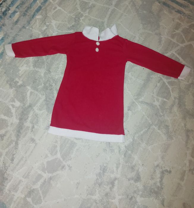 Срочно продам новогодние платье для девочек