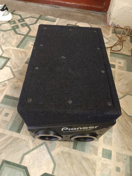 Subwoofer auto Pionner și amplificator Blaupunkt