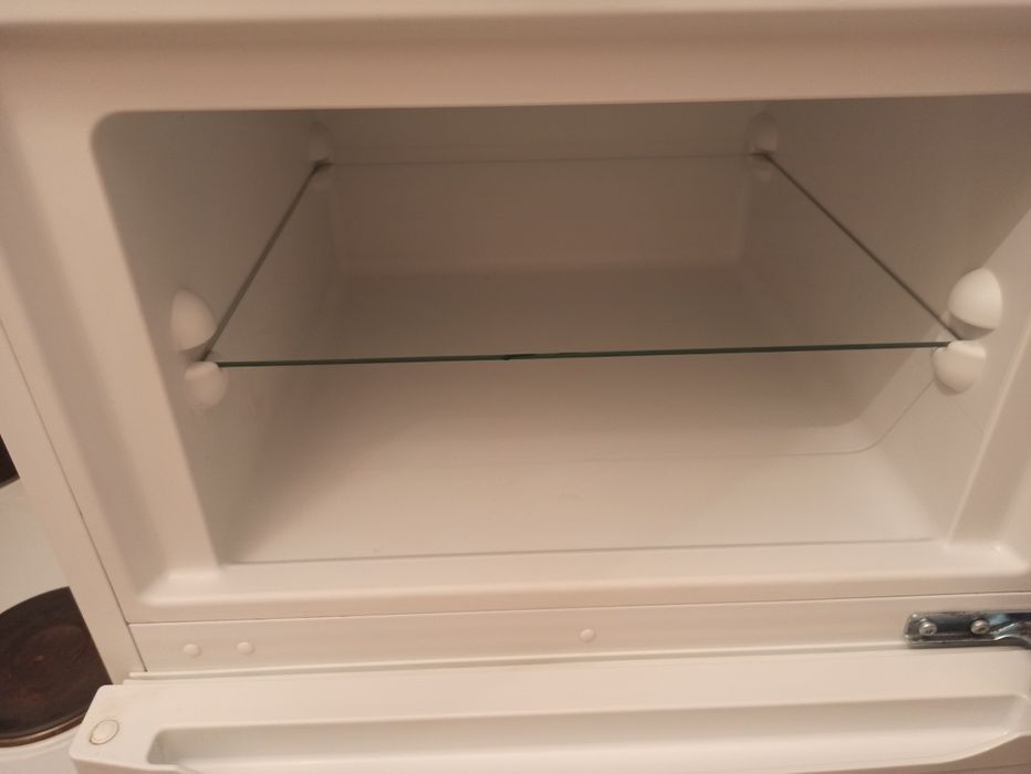 Продавам хладилник Liebherr