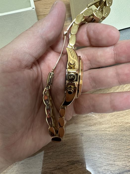 Часы майкл корс. Michel kors
