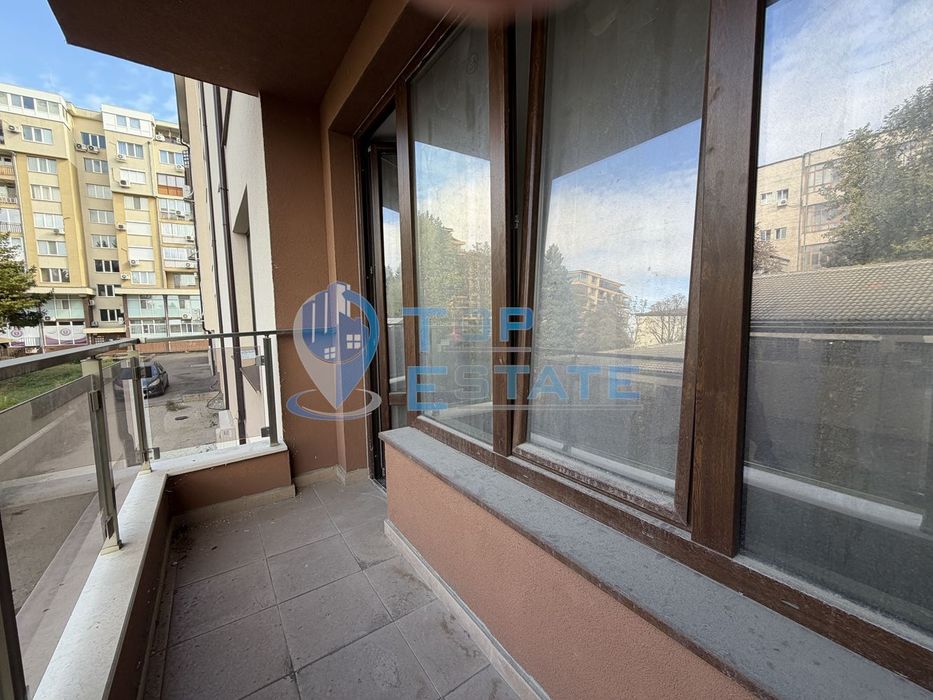 Продава се Четиристаен апартамент в Велико Търново, Бузлуджа - 135 кв.м за 1297 €/кв.м - Снимка #4