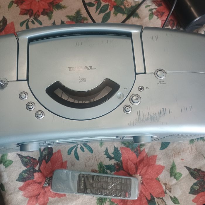 Radio Casetofon cu CD Dual CCR 2020 R - Cu telecomandă, curele noi, servisat