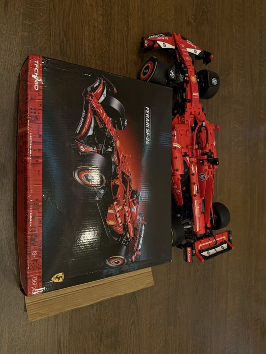 Lego фигурка FERRARI SF-24