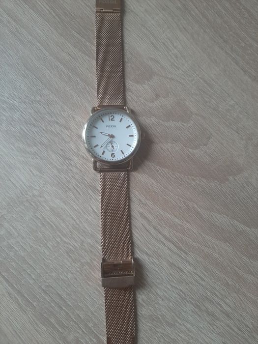 Ceas Fossil Rose Gold – Curea Metalică Tip Mesh – Elegant/Dama
