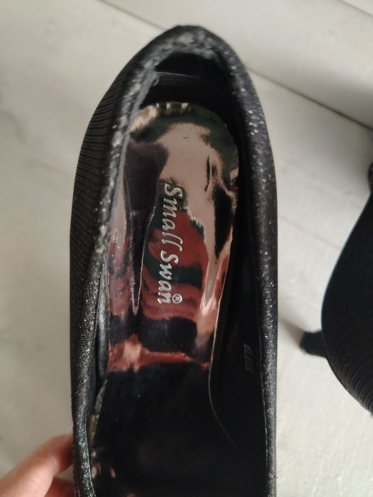 Pantofi negrii cu sclipici imprimat