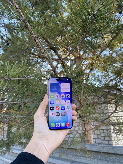 Продам срочно iPhone 15 Pro 256GB