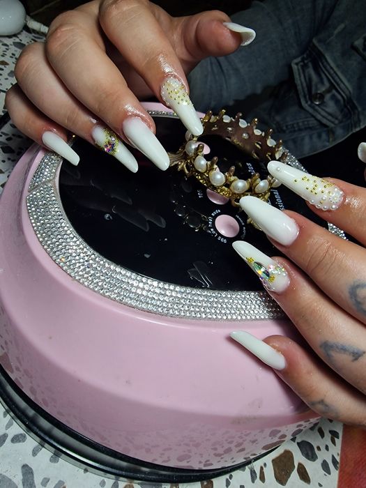 Unghii cu gel zona Balada