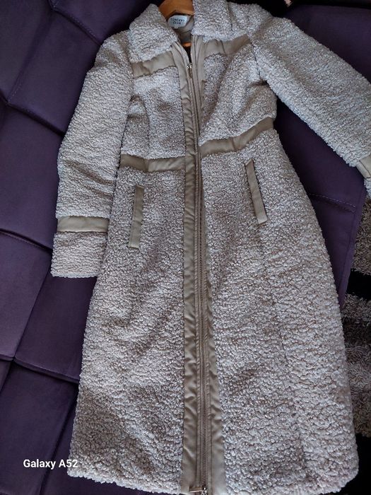 Пальто 10.000 тенге