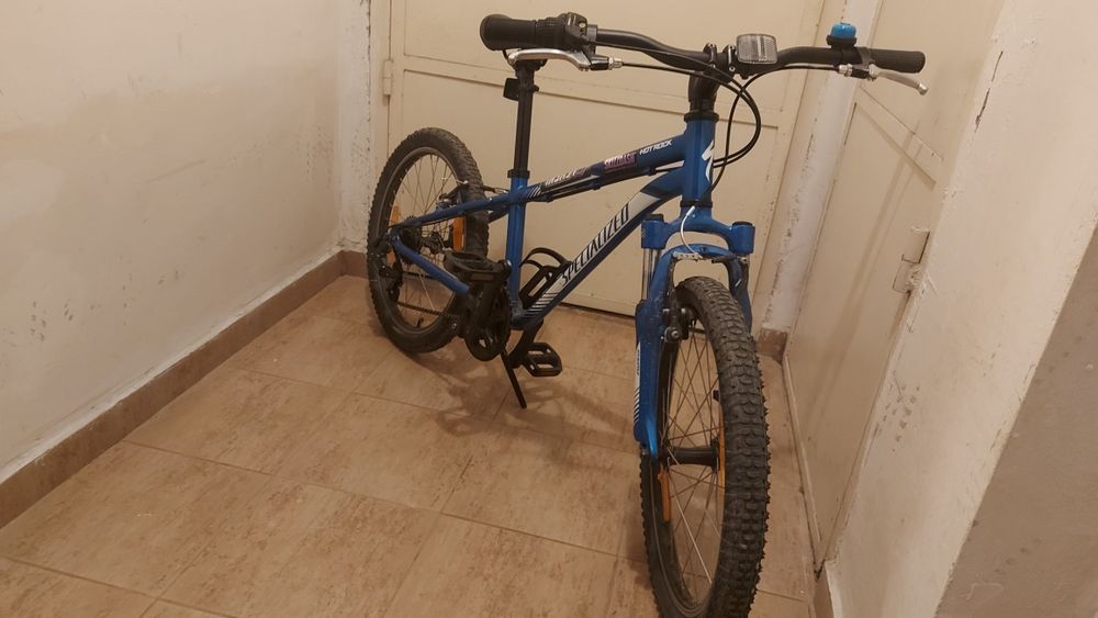 Детско колело specialized 20'