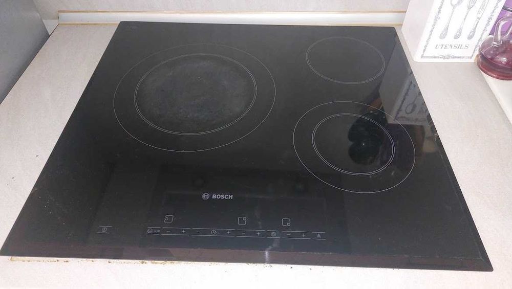 Стъкло за керамичен котлон Горение,Аристон, AEG, Bosch, Indesit