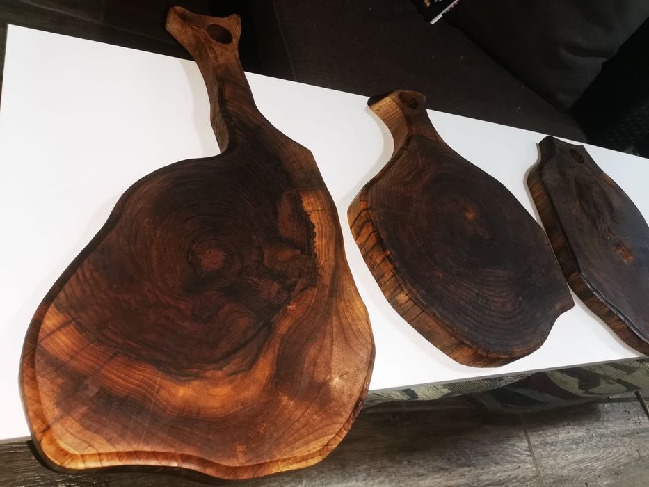 Tocator lemn nuc  rustic handmade