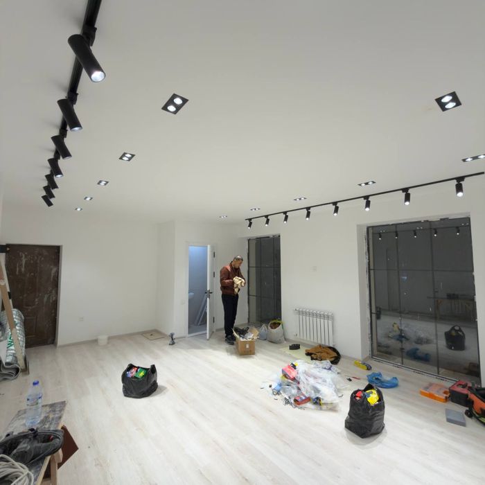 Аренда ЦУМ 39 квадратов 1400$ новый ремонт, торцевое место