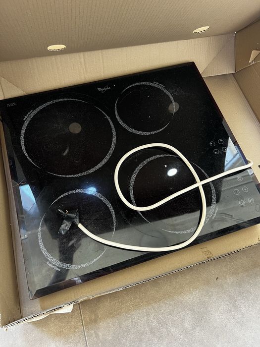 Индукционен стъклокерамичен плот Whirlpool