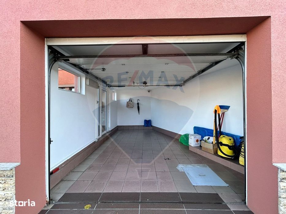 Casă P+1 cu 2 corpuri, 2 garaje și vizibilitate excelentă – Ploiești,