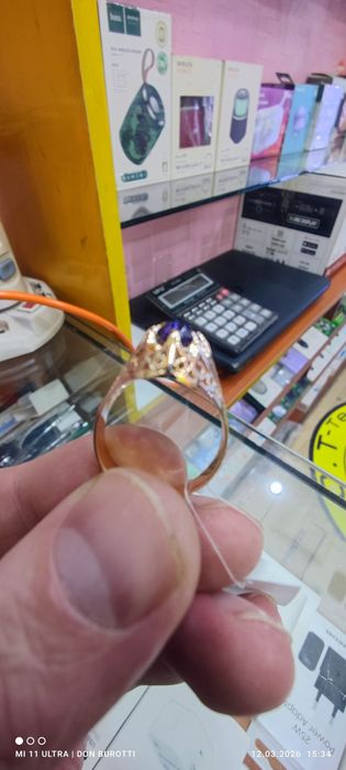 Золотое женское кольцо