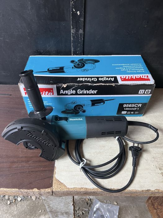 Vand flex Makita de 1400 watt (9565CR)