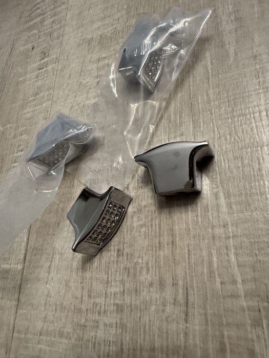 Butoni  chrom inserti sticla si cristal  mobila