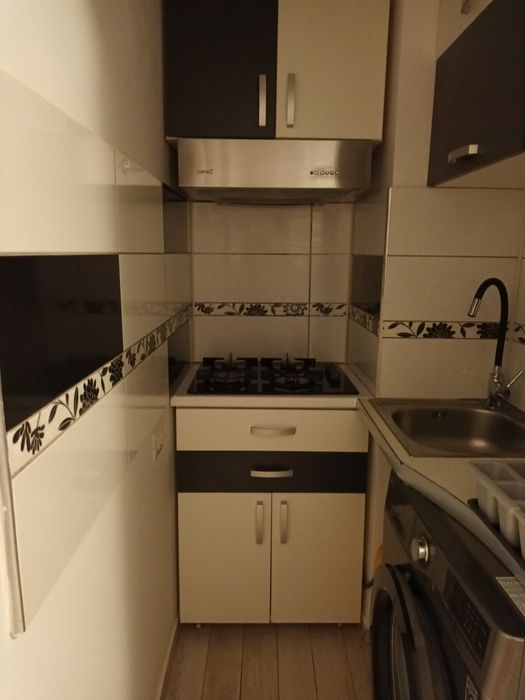 Închiriez garsonieră