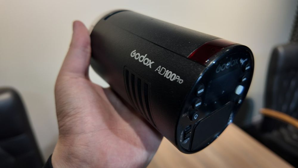 Godox AD-K1 (или просто AD300Pro & AD100Pro 3-Light Kit).