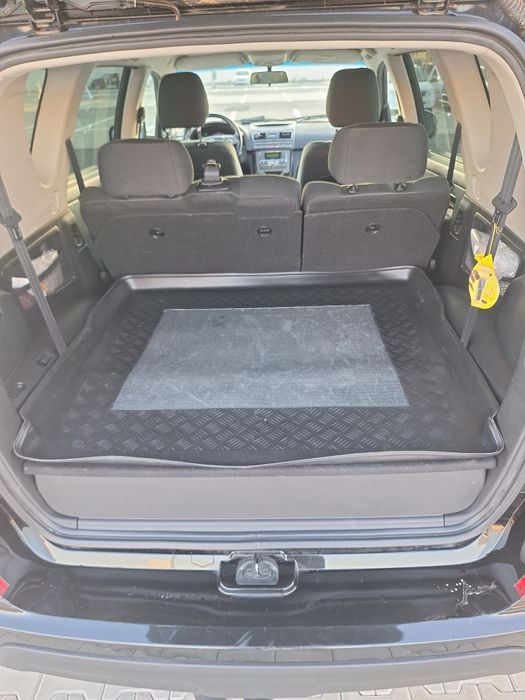 Vând SsangYong Rexton W 4x4 cu 7 locuri din 2016 ca NOU!