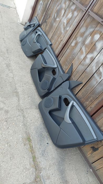 Fete usi Dacia duster facelif