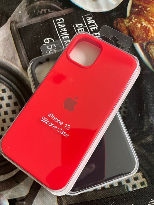 Продавам  нов червен кейс за  iPhone 13/13 Pro