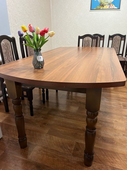 Стол деревянный с стульями