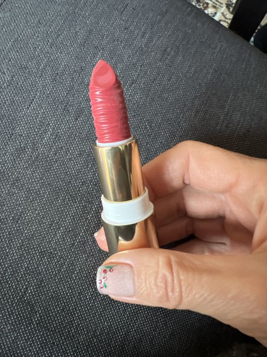 Червило на Kiko Milano цвят Alluring red