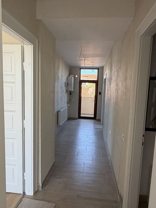 Vand apartament 3 camere in Piata Mihai Viteazu-renovat complet!