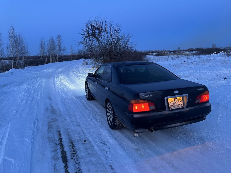 Продам nissan laurel